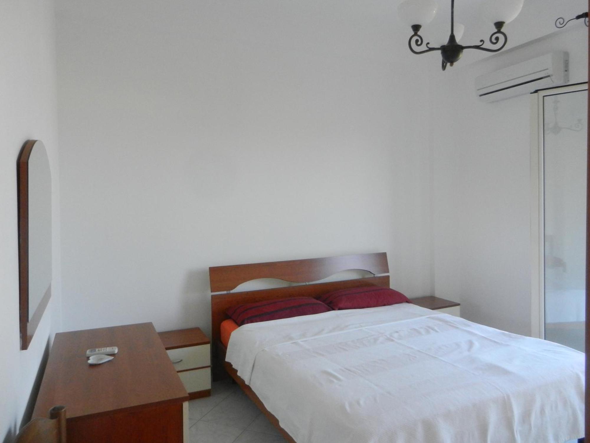 Leonardo Apartment